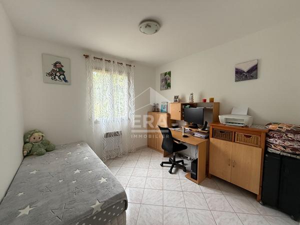 A VENDRE  83470 SAINT MAXIMIN LA  SAINTE BAUME MAISON TYPE 3 DE PLAIN PIED 82 M² DOUBLE GARAGE SUR UN TERRAIN DE 850M² ENVIRON