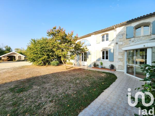 House for sale 7 rooms 300 m² Roullet-Saint-Estèphe