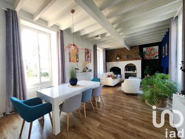 House for sale 7 rooms 300 m² Roullet-Saint-Estèphe