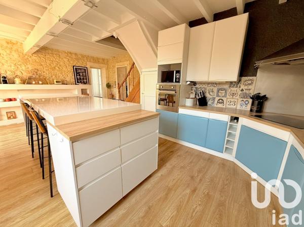 House for sale 7 rooms 300 m² Roullet-Saint-Estèphe