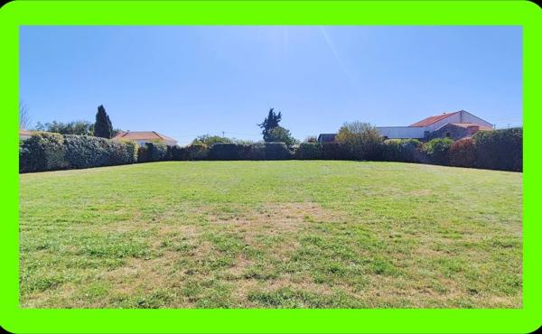 Vente / Terrain constructible à Sainte-Pazanne (44680)