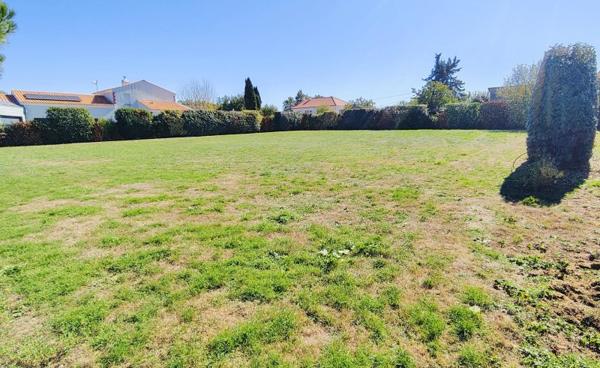 Vente / Terrain constructible à Sainte-Pazanne (44680)