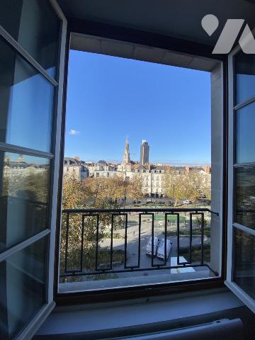 NANTES CENTRE VILLE T1 bis avec Belle vue dégagée
