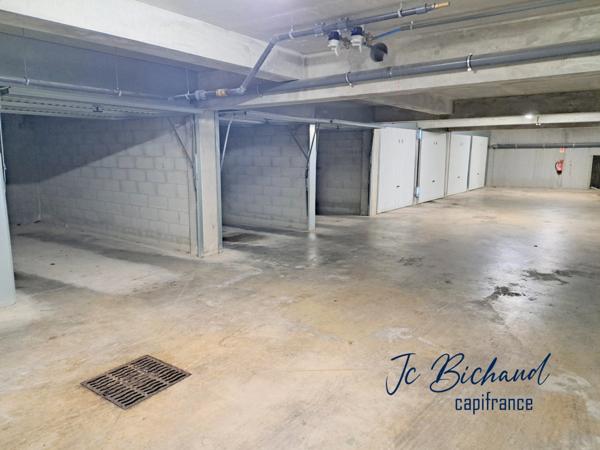 GARAGE à vendre MILLERY (69)