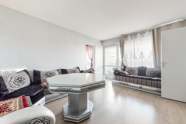 À vendre - T3, 3 pièces situé à Élancourt (78990)