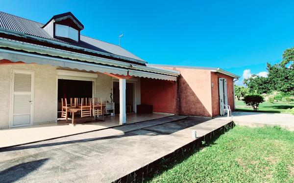 Maison à louer    4 pièces •  Sainte-Rose