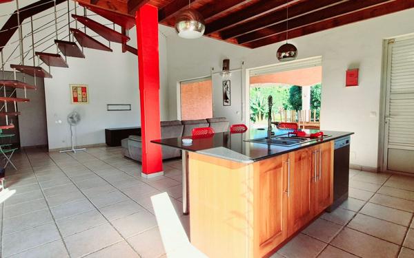 Maison à louer    4 pièces •  Sainte-Rose