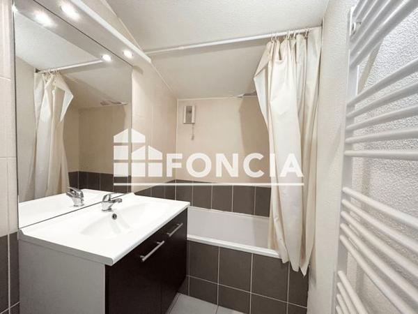 Location Appartement 3 pièces 41.05 m² - 2 RUE DES CARTELLETS Bourg En Bresse 01000