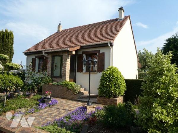 MONDEVILLE Proche commodités et transports