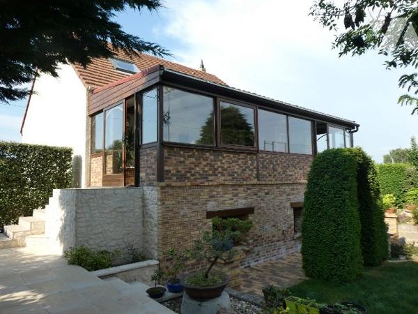 MONDEVILLE Proche commodités et transports