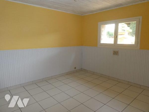 MONDEVILLE Proche commodités et transports