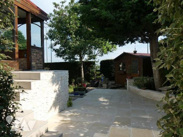 MONDEVILLE Proche commodités et transports