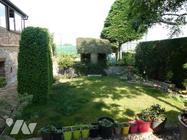 MONDEVILLE Proche commodités et transports