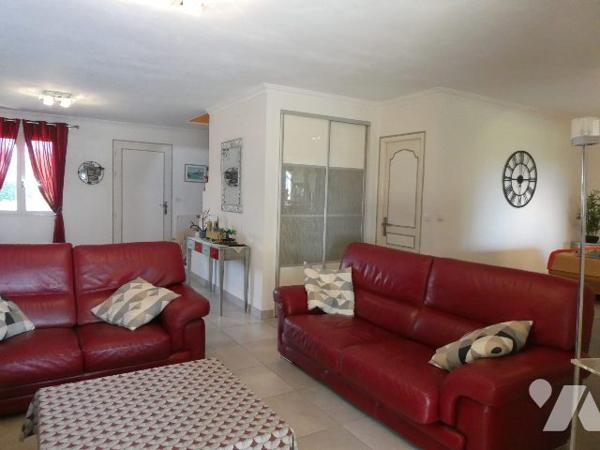 MONDEVILLE Proche commodités et transports