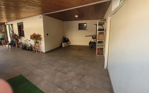 Maison à vendre    3 pièces • 98 m2 Saint-Leu
