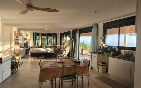 Maison à vendre    3 pièces • 98 m2 Saint-Leu