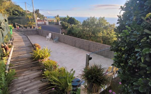 Maison à vendre    3 pièces • 98 m2 Saint-Leu