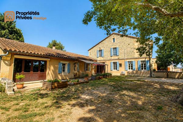 TARASCON  EN EXCLUSIVITÉ  Exceptionnel mas en pierre rénové de 364 m² habitables, offrant près de 1294 m² bâtis sur un terrain clos de 9 420 m²