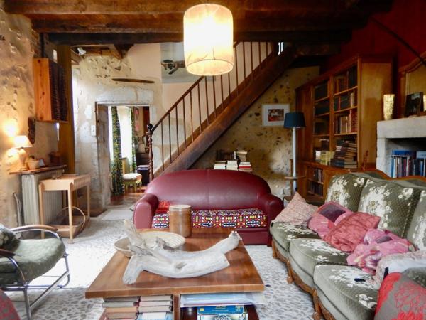 Maison de caractère du XIX ème siècle sur la commune de Champcevinel à 3 km environ du centre de PERIGUEUX.