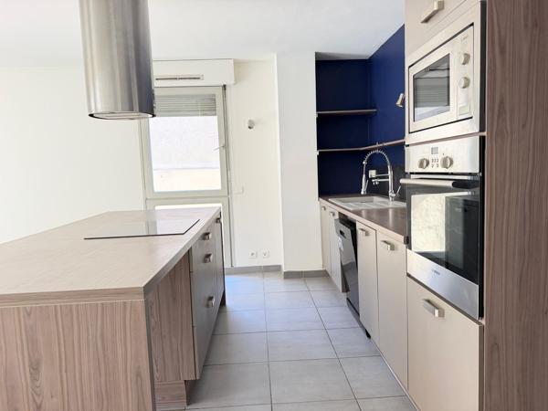 Appartement 3 chambres balcon et parking!