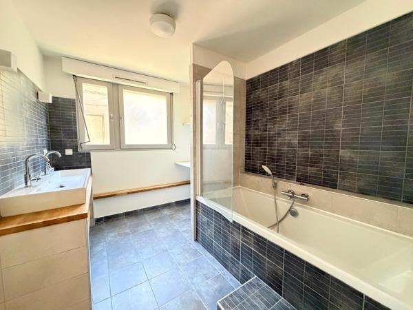 Appartement 3 chambres balcon et parking!