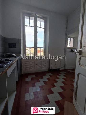 Vente TOULON Ouest - Maison de caractère à rénover de 205 m2 sur 318 m2 de terrain - Garage