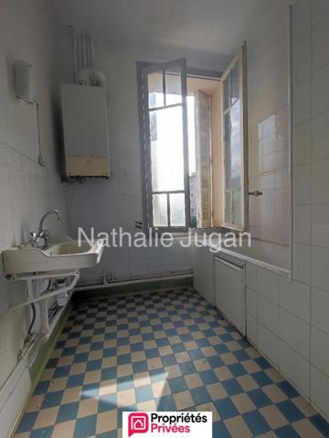 Vente TOULON Ouest - Maison de caractère à rénover de 205 m2 sur 318 m2 de terrain - Garage