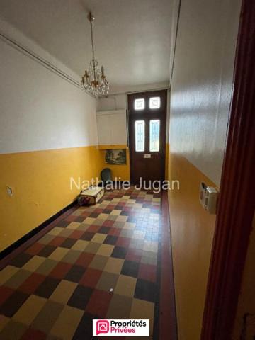 Vente TOULON Ouest - Maison de caractère à rénover de 205 m2 sur 318 m2 de terrain - Garage