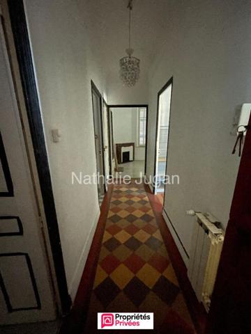 Vente TOULON Ouest - Maison de caractère à rénover de 205 m2 sur 318 m2 de terrain - Garage