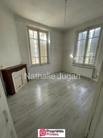 Vente TOULON Ouest - Maison de caractère à rénover de 205 m2 sur 318 m2 de terrain - Garage