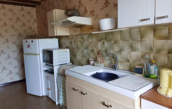 Vente Maison de village Au calme à rafraîchir Saint-silvain-bas-le-roc   
