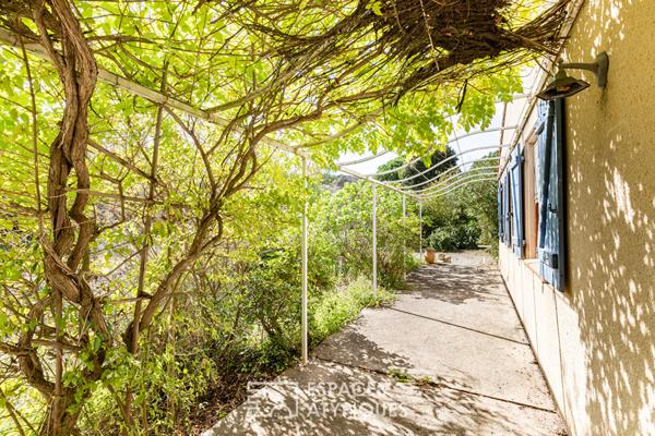Maison familiale avec sous-sol exceptionnel et jardin arboré – proche Carcassonne