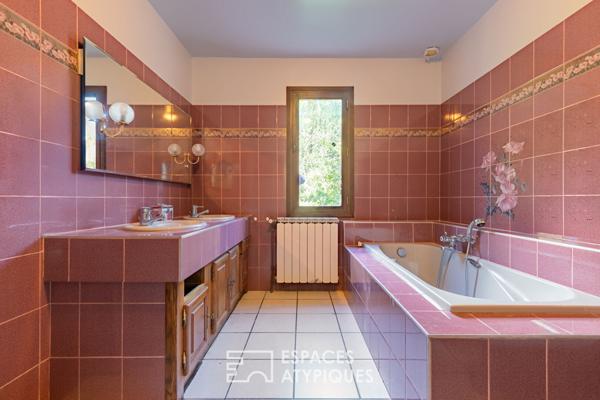 Maison familiale avec sous-sol exceptionnel et jardin arboré – proche Carcassonne