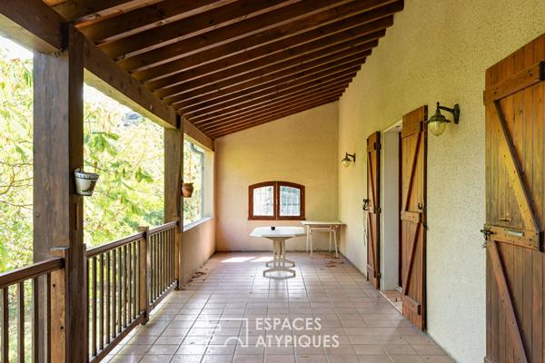 Maison familiale avec sous-sol exceptionnel et jardin arboré – proche Carcassonne