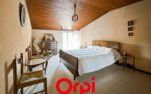 Maison à vendre    5 pièces •  Évenos