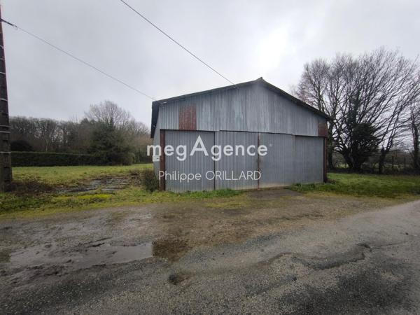 Local Commercial à CHAZE-HENRY, 49420 - 2 pièces 145m²