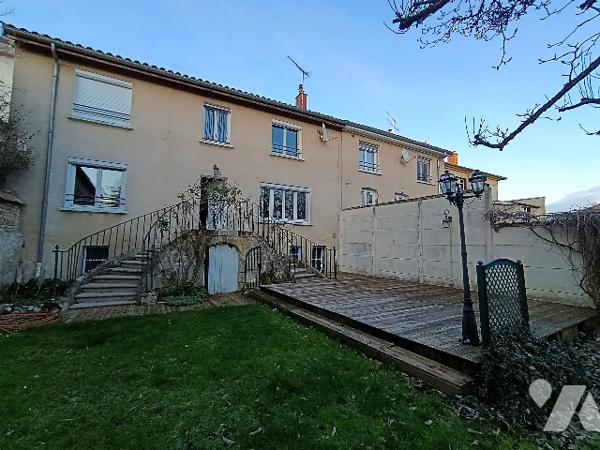 SAINTE MENEHOULD - RUE DROUET
Une maison d'habitation de 244m² avec jardin clos sur l'arrière