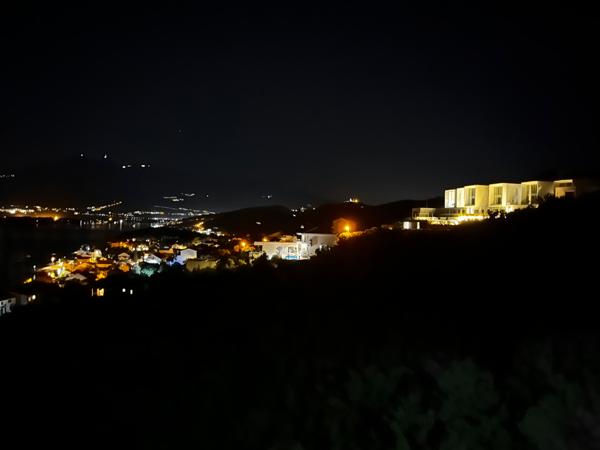 Location Saisonnière au  Monténégro- Villa exclusive surplombant les bouches de Kotor, un écrin de quiétude et de raffinement