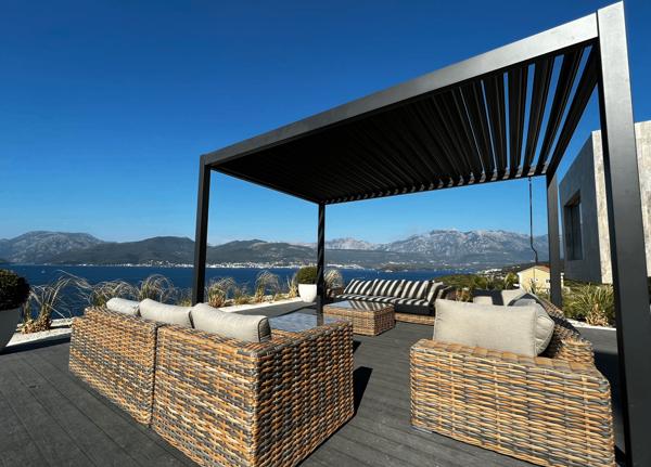 Location Saisonnière au  Monténégro- Villa exclusive surplombant les bouches de Kotor, un écrin de quiétude et de raffinement