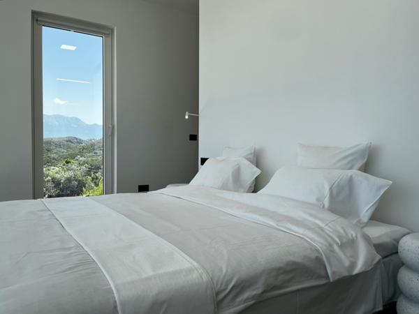 Location Saisonnière au  Monténégro- Villa exclusive surplombant les bouches de Kotor, un écrin de quiétude et de raffinement