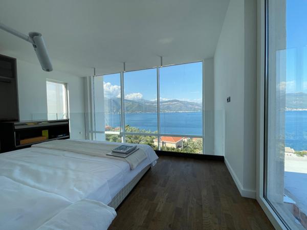 Location Saisonnière au  Monténégro- Villa exclusive surplombant les bouches de Kotor, un écrin de quiétude et de raffinement