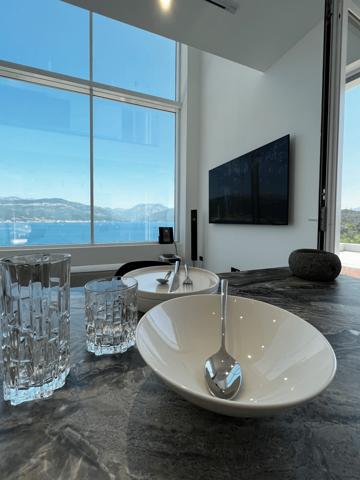 Location Saisonnière au  Monténégro- Villa exclusive surplombant les bouches de Kotor, un écrin de quiétude et de raffinement