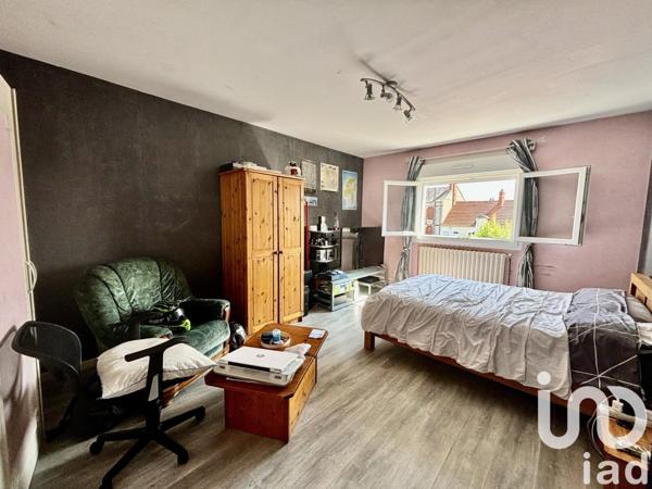 Maison 6 pièces de 194 m² à Sancoins (18600)