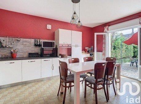 Maison 6 pièces de 194 m² à Sancoins (18600)