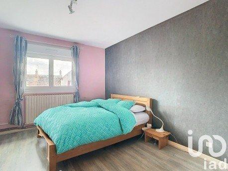 Maison 6 pièces de 194 m² à Sancoins (18600)