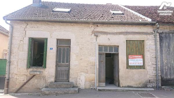 A vendre, à champignol-lez-Mondeville, à 10 min de l'autoroute A5, 15 min de Bar-sur-Aube, 35 m...