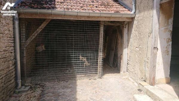 A vendre, à champignol-lez-Mondeville, à 10 min de l'autoroute A5, 15 min de Bar-sur-Aube, 35 m...