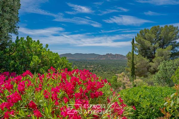 Villa avec vue panoramique sur le Rocher et piscine