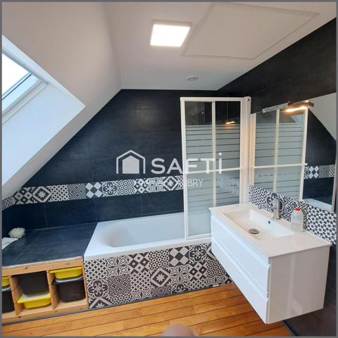 Charmante Maison en Pierre avec Dépendances et Terrain !