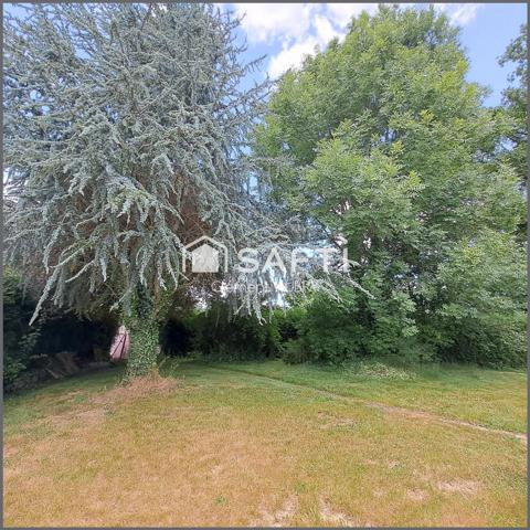 Charmante Maison en Pierre avec Dépendances et Terrain !